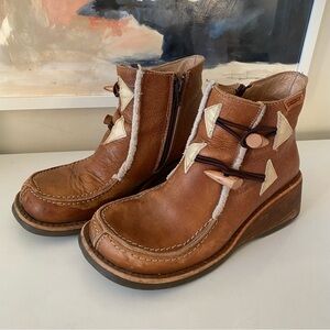 Vintage 90s Destroy Leather Sherpa Boots EU Sz 39 Tan Platform Toggles Side Zip